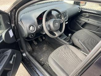 Volkswagen Up! 1.0 take up! BlueMotion picture 10