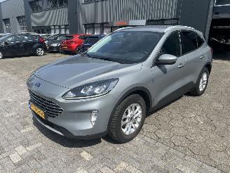 damaged passenger cars Ford Kuga 1.5 EcoBoost Titanium 2022/1