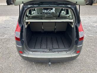 Renault Scenic 1.6-16V Privilège Comfort picture 18