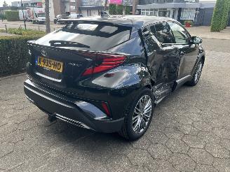 Toyota CH-R 2.0 Hybrid Executive picture 7