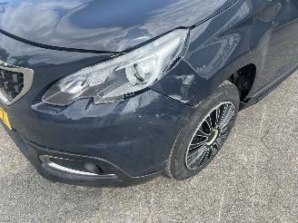 Peugeot 2008 1.2 PURETECH BLUE LION picture 7