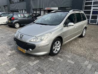 Damaged car Peugeot 307 1.6-16V Pack 2006/5