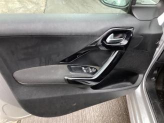 Peugeot 208 208 I (CA/CC/CK/CL), Hatchback, 2012 / 2019 1.4 HDi picture 12