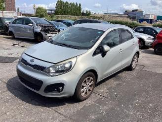Coche siniestrado Kia Rio Rio III (UB), Hatchback, 2011 / 2017 1.1 CRDi VGT 12V 2011/12