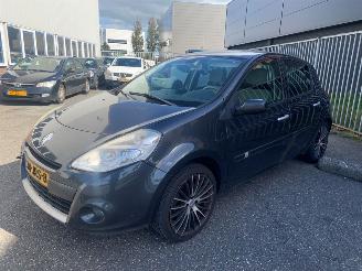Damaged car Renault Clio 2.0 16V Hatchback  Benzine 1.997cc 102kW (139pk) FWD 2006-09/2014-12 (BR07; CR07; BR0C; CR0C; BRCC; CRCC) M4R700; M4R701 2008/3