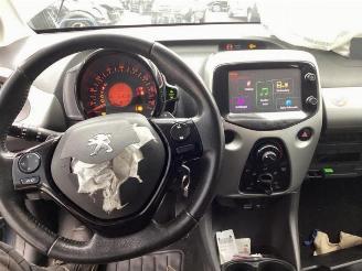 Peugeot 108 108, Hatchback, 2014 1.0 12V picture 11