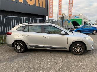Renault Mégane Grandtour 1.6 16V Combi/o 4Dr Benzine 1.598cc 74kW (101pk) FWD 2009-05/2015-08 (KZ0H; KZ1R) K4M848; K4MP8 picture 4