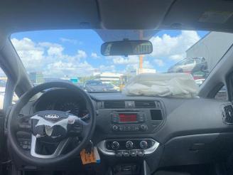 Kia Rio Rio III (UB), Hatchback, 2011 / 2017 1.2 CVVT 16V picture 16