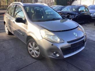 Auto da rottamare Renault Clio Clio III Estate/Grandtour (KR), Combi, 2007 / 2014 1.6 16V 2011/1