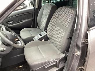 Renault Scenic Scenic III (JZ), MPV, 2009 / 2016 2.0 16V CVT picture 12
