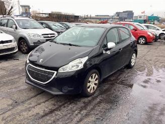 krockskadad bil motor Peugeot 208 208 I (CA/CC/CK/CL), Hatchback, 2012 / 2019 1.0 Vti 12V PureTech 2014/9