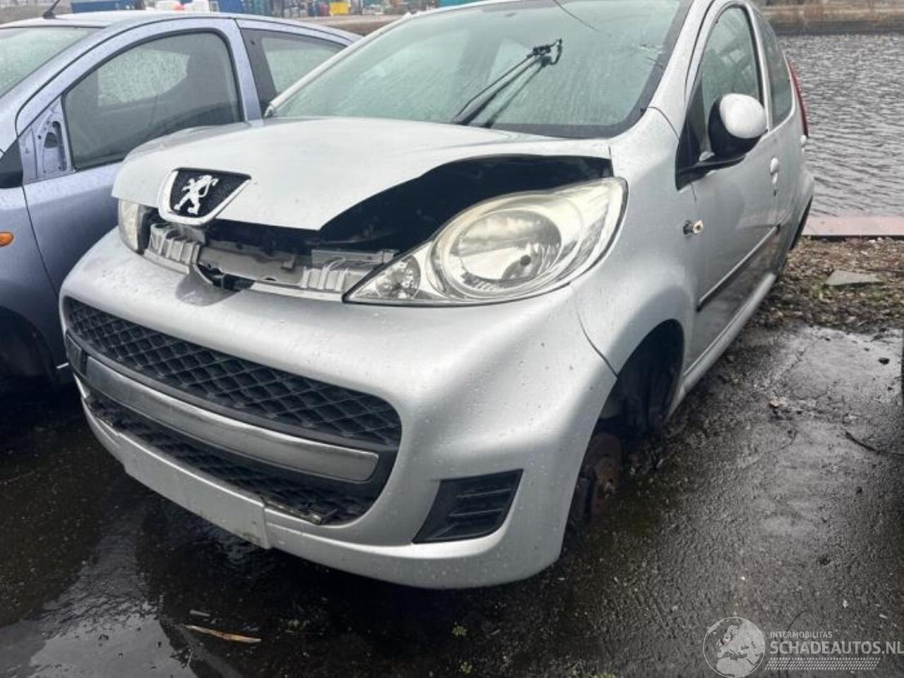 Peugeot 107 107, Hatchback, 2005 / 2014 1.0 12V