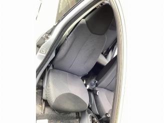 Toyota Aygo Aygo (B10), Hatchback, 2005 / 2014 1.0 12V VVT-i picture 14