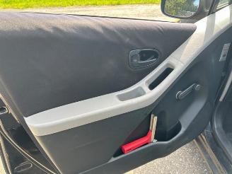 Toyota Yaris Yaris II (P9), Hatchback, 2005 / 2014 1.0 12V VVT-i picture 29