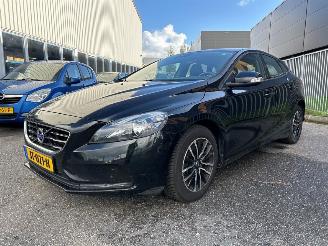krockskadad bil auto Volvo V-40 2.0 D2 16V Hatchback 4Dr Diesel 1.969cc 88kW (120pk) FWD 2015-02/2019-08 (MV74) D4204T8; B 2015/9