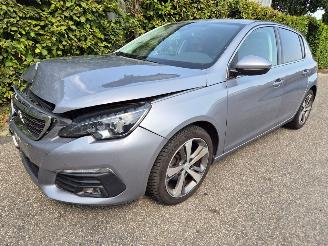 krockskadad bil auto Peugeot 308 1.2 12V e-THP PureTech 130 2020/1