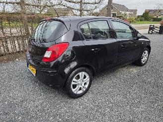 Opel Corsa 1.2 16 V Edition picture 2