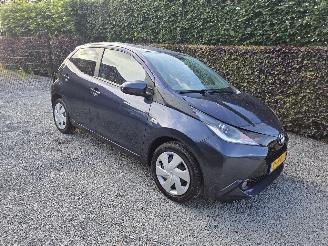 krockskadad bil auto Toyota Aygo 1.0 VVT-I X-Play 2018/5