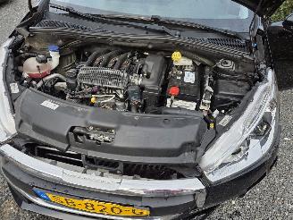 Peugeot 208  picture 9