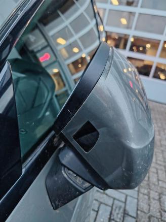 Audi Q3 S-Line DSG Matrix Leder Camera 2.0 tdi picture 17