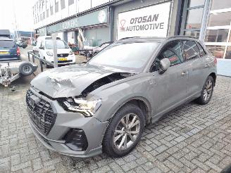 Audi Q3 S-Line DSG Matrix Leder Camera 2.0 tdi picture 4
