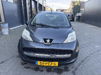 Peugeot 107 1.0-12V Millesim 200 picture 10