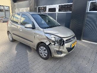 krockskadad bil auto Hyundai I-10 1.1 i-Drive Cool AIRCO NAP 2011/12