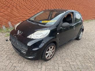 Schadeauto Peugeot 107  2010/1
