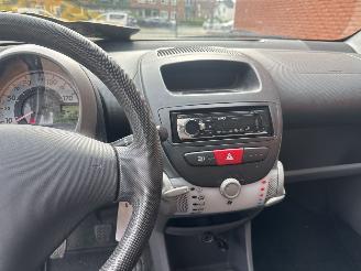 Peugeot 107  picture 12