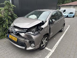 Damaged car Toyota Yaris Hybrid 2015/1