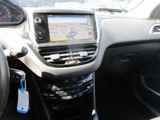 Peugeot 208 1.2 AUTOMAAT picture 12