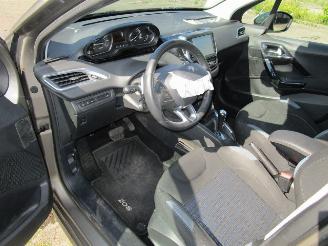 Peugeot 208 1.2 AUTOMAAT picture 9