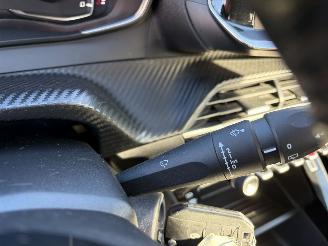 Peugeot 208  picture 16