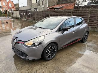 Schadeauto Renault Clio 4 1.5 DCI 90 2013/2
