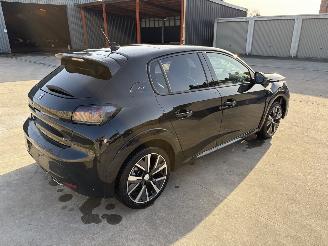 Peugeot 208 GT AUTOMATIC picture 5