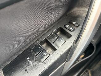 Toyota Auris 1.8i - 16V HYBRID picture 18