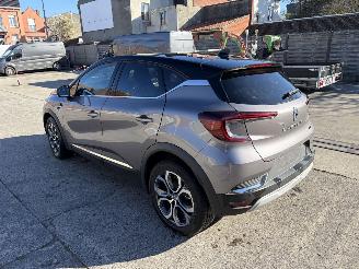 Renault Captur 1.6i - 16V SCE 145 E-TECH picture 2