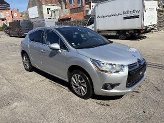 Vaurioauto  passenger cars Citroën DS4 PHASE 1 2.0 HDI - 16V TURBO 2014/6