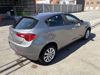 Alfa Romeo Giulietta 1.6 JTD - 16V TURBO MULTIJET picture 5