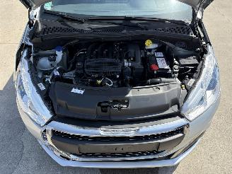 Peugeot 208 1.2 VTI - 12V - GRIS picture 17