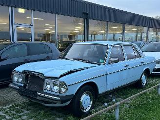 damaged passenger cars Mercedes 200-300D W123D Leer Panorama 1ste Eigenaar! 1978/3