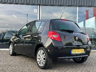 Renault Clio 1.2TCE Rip Curl Edition picture 4