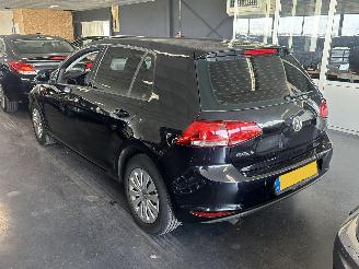 Coche accidentado Volkswagen Golf 1.6TDI DSG NAP 2014/1