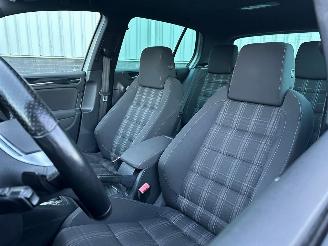 Volkswagen Golf  picture 8