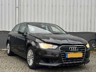 skadebil auto Audi A3 Automaat 2015/6