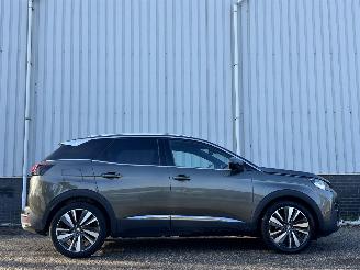 krockskadad bil auto Peugeot 3008 1.2 GT Line 2017/1