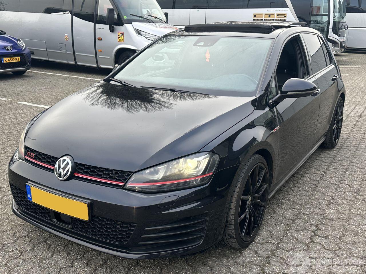Volkswagen Golf 2.0 TSI GTI