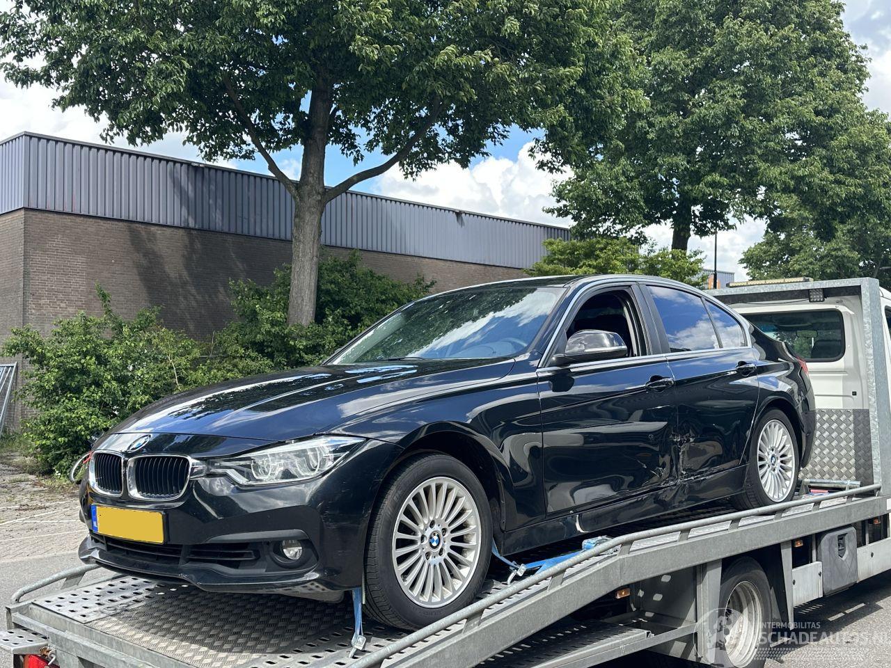 BMW 3-serie 318i Luxury