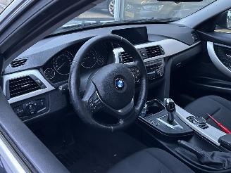 Schadeauto BMW 3-serie 318i Luxury 2016/1