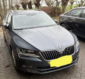 Vaurioauto  passenger cars Skoda Superb 1.6TDI Ambition Bussines 2015/11